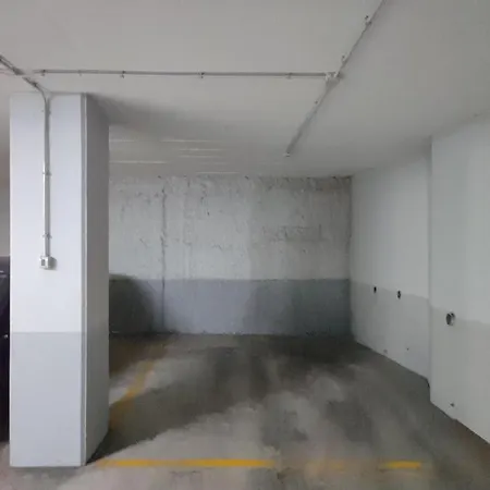 New Duplex Right Next To The Parking! Апартаменты